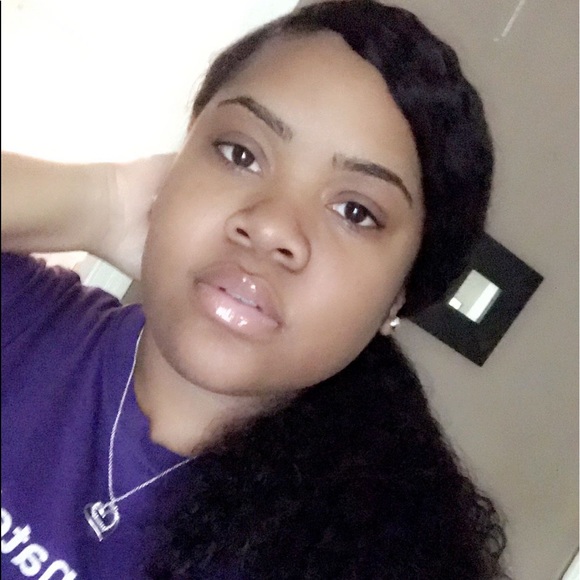 Meet your Posher, Tati Imani - Picture 3 of 6